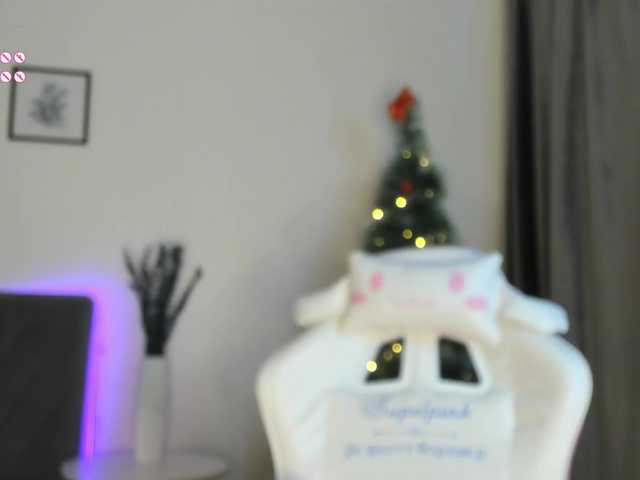 elliediaz's BongaCams show and profile