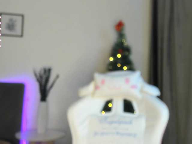 elliediaz's BongaCams show and profile