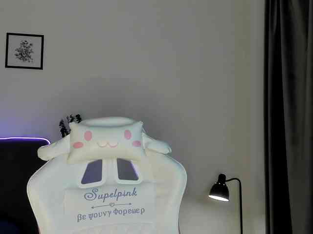 elliediaz Live Webcam on BongaCams