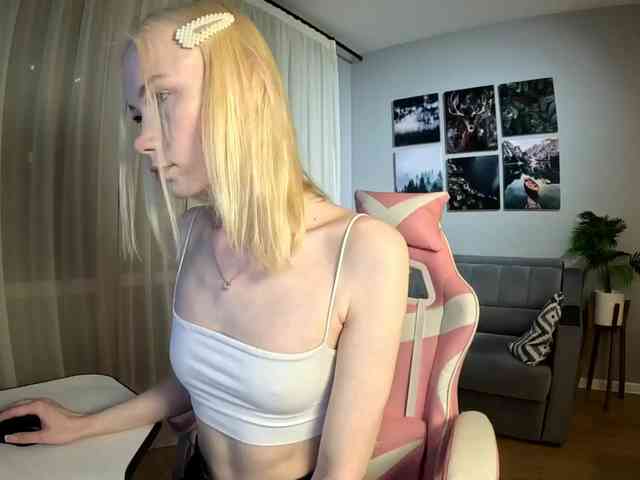 AlicceFrost webcam