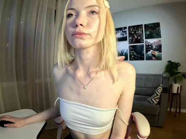AlicceFrost webcam