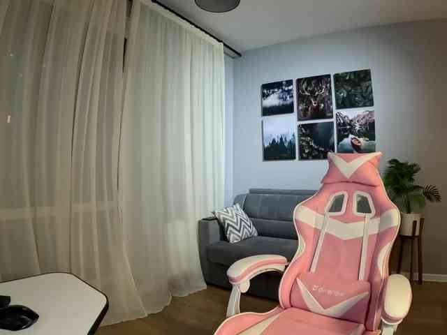 AlicceFrost webcam