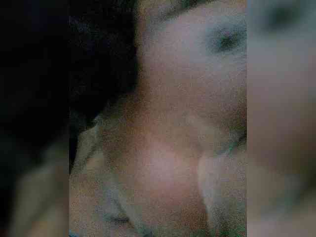 Sexyred12 webcam