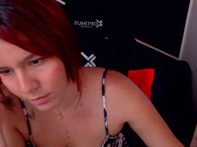 free sex cam live KAROLCAM