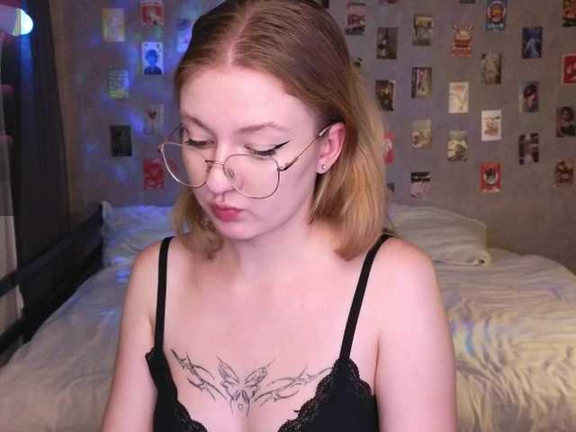  NicoleEniston chat room