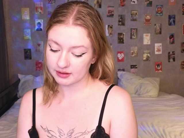  NicoleEniston chat room