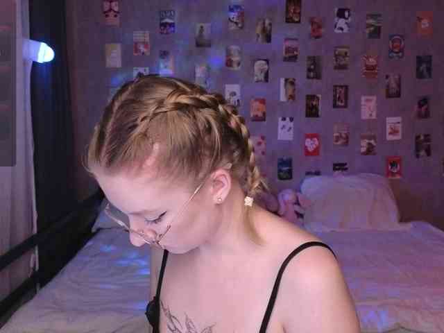 NicoleEniston webcam