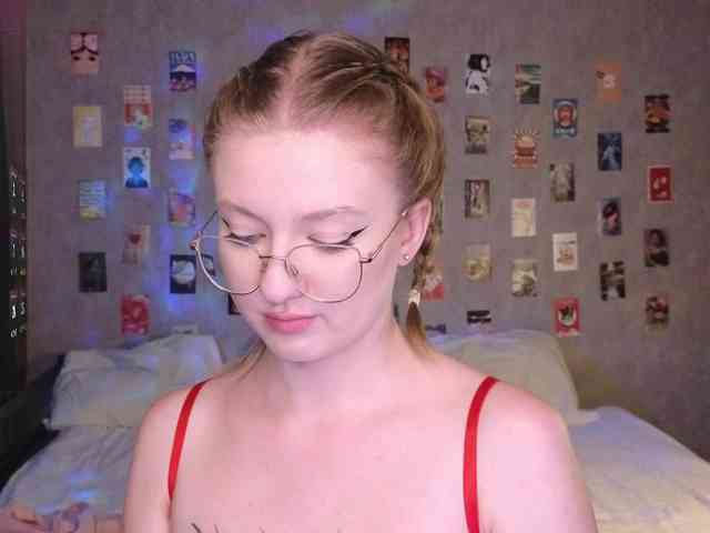 NicoleEniston webcam