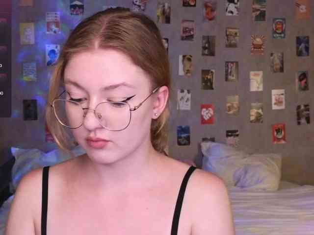 NicoleEniston webcam