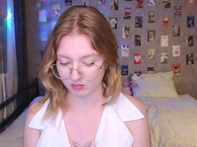 NicoleEniston webcam