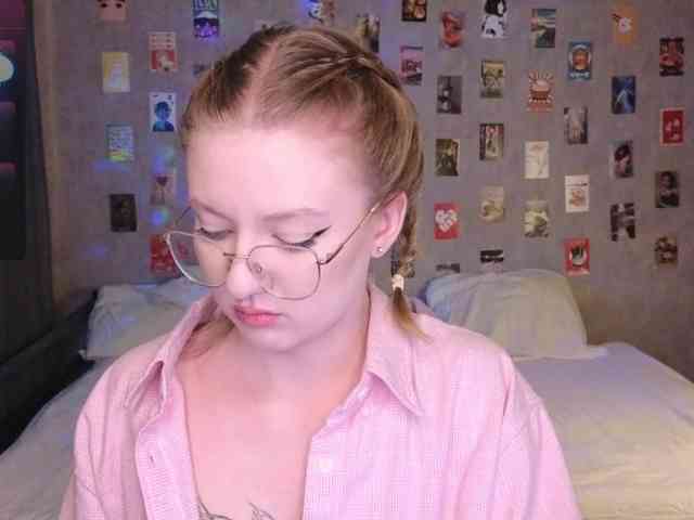 NicoleEniston webcam
