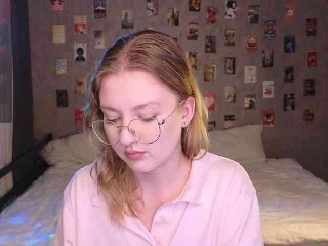 NicoleEniston webcam