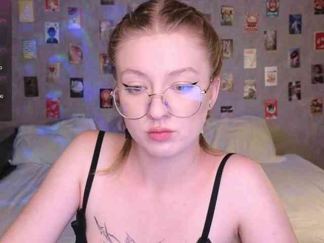 NicoleEniston webcam