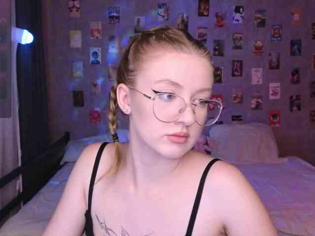 NicoleEniston webcam
