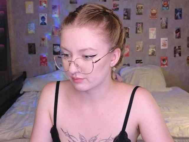 NicoleEniston webcam