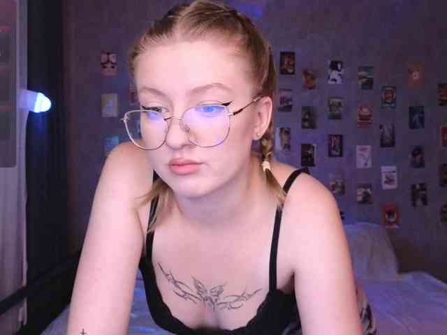 NicoleEniston webcam