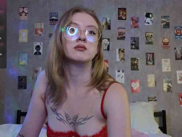 NicoleEniston webcam