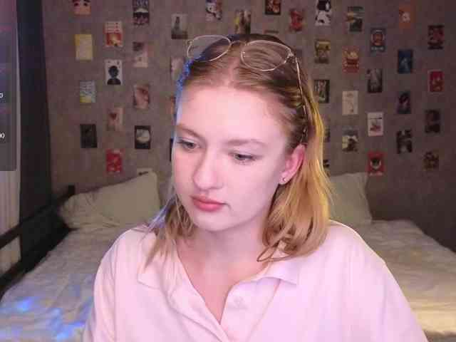 NicoleEniston webcam