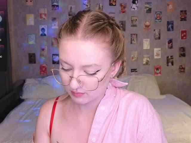 NicoleEniston webcam