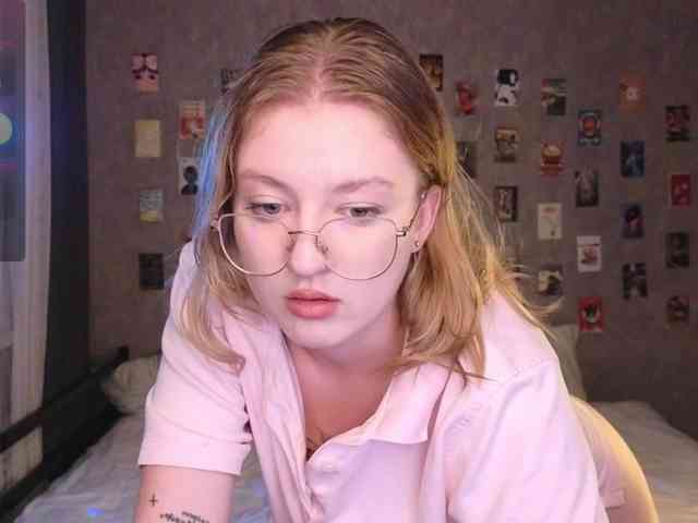 NicoleEniston webcam
