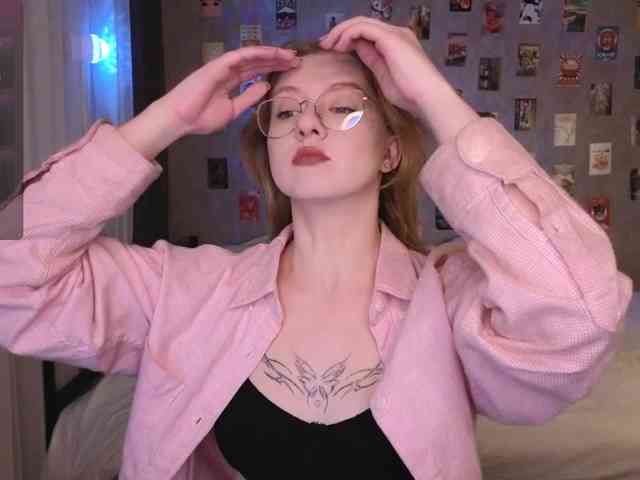 Модель: NicoleEniston