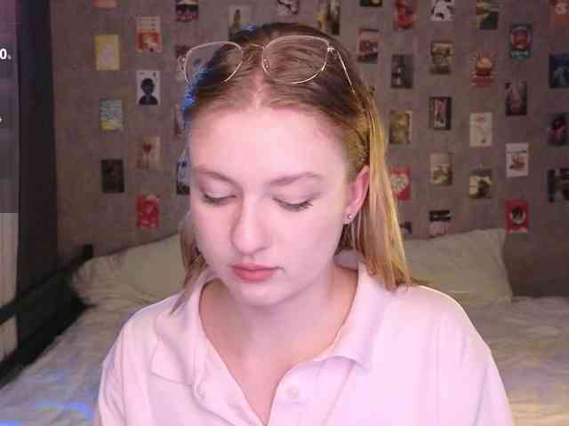 NicoleEniston webcam