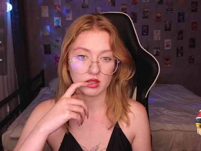 NicoleEniston webcam