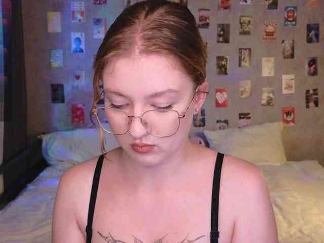 NicoleEniston webcam