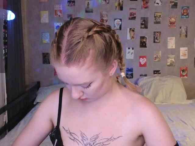 NicoleEniston webcam