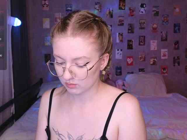 NicoleEniston webcam
