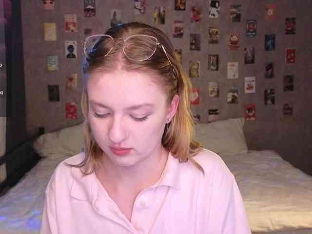 NicoleEniston webcam