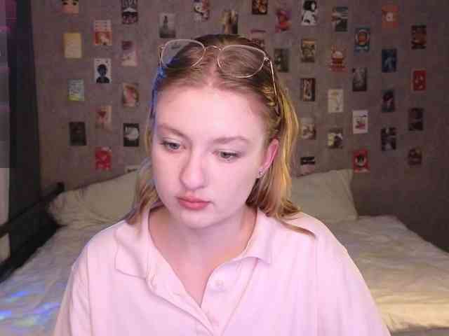 NicoleEniston webcam
