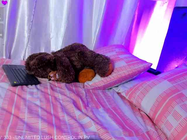 Riley-Black webcam