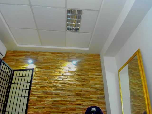 JessyBee's BongaCams show and profile