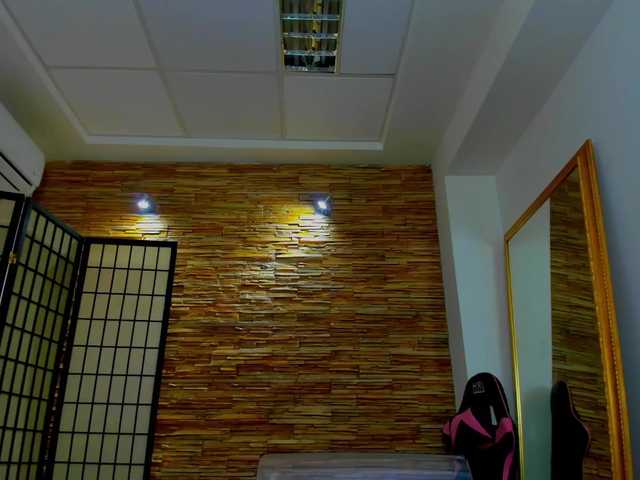 JessyBee's BongaCams show and profile