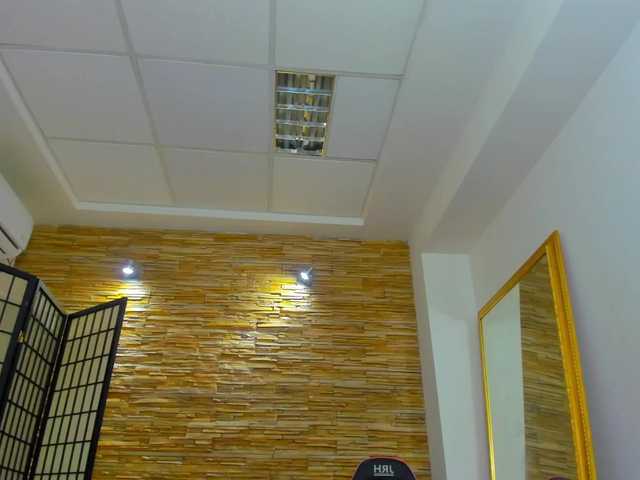 JessyBee's BongaCams show and profile