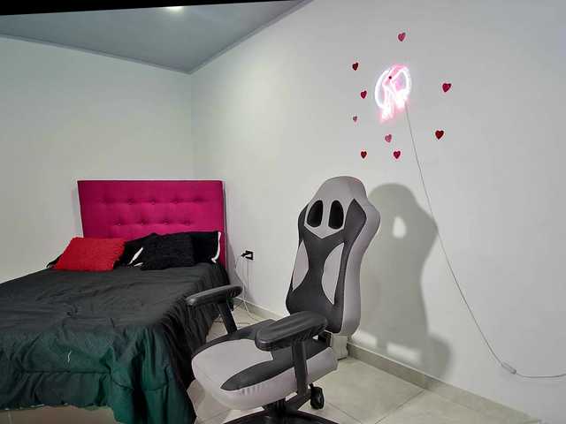 LizzMilf webcam bongacams model stream image