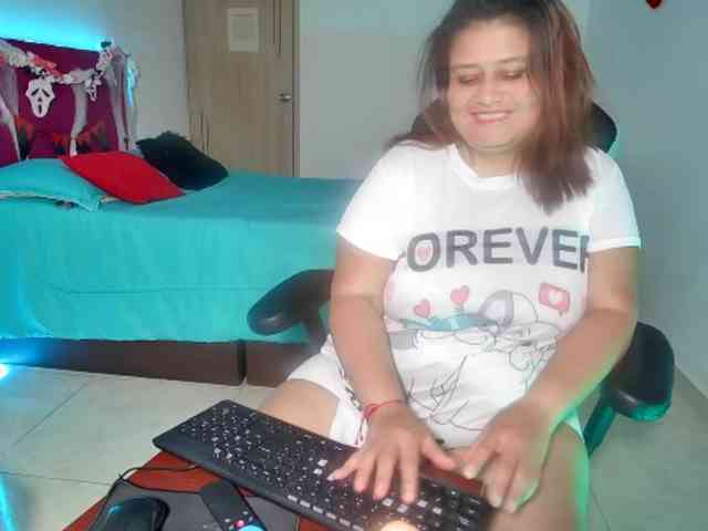 LizzMilf webcam