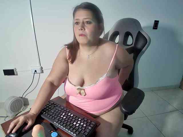 LizzMilf webcam