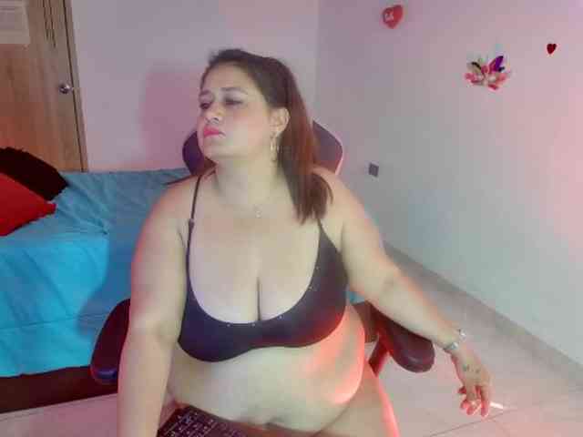 LizzMilf webcam