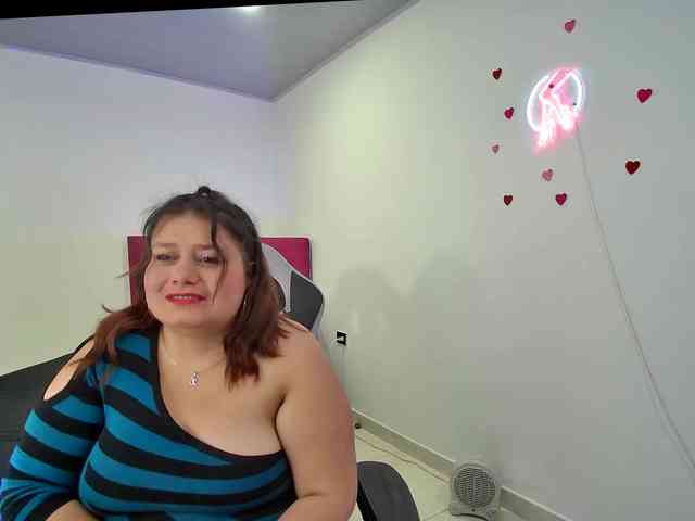 LizzMilf webcam