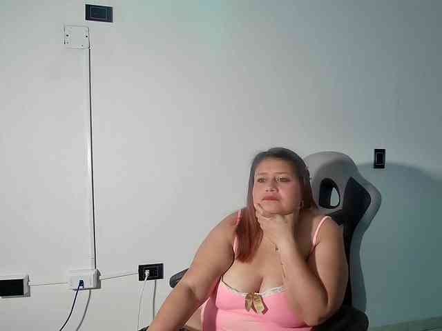 LizzMilf webcam