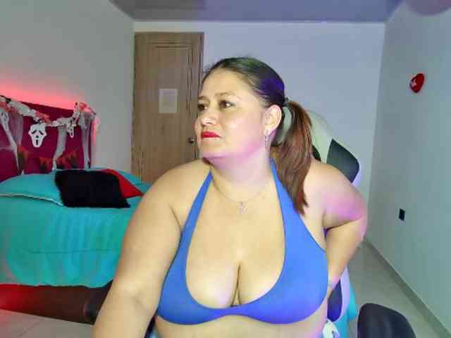 LizzMilf webcam