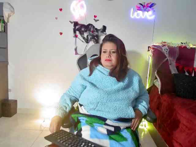 LizzMilf webcam