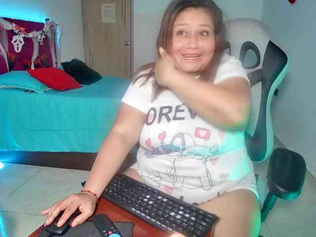 LizzMilf webcam