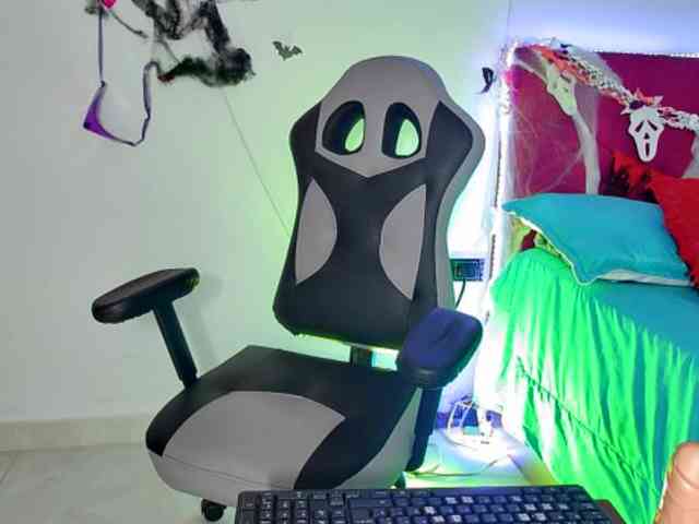 LizzMilf webcam