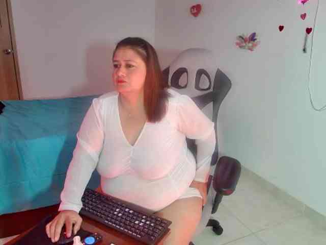 LizzMilf webcam