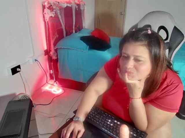LizzMilf webcam