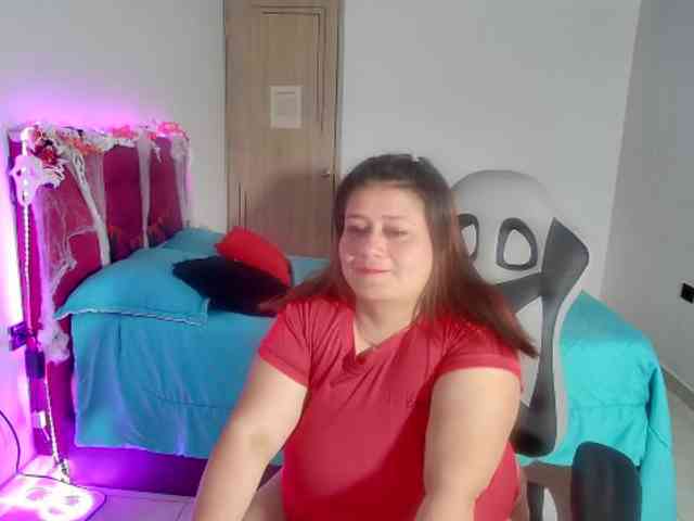 LizzMilf webcam