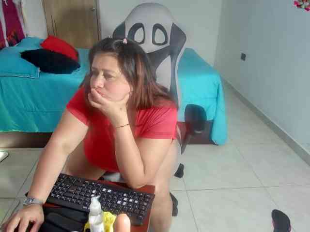 LizzMilf webcam